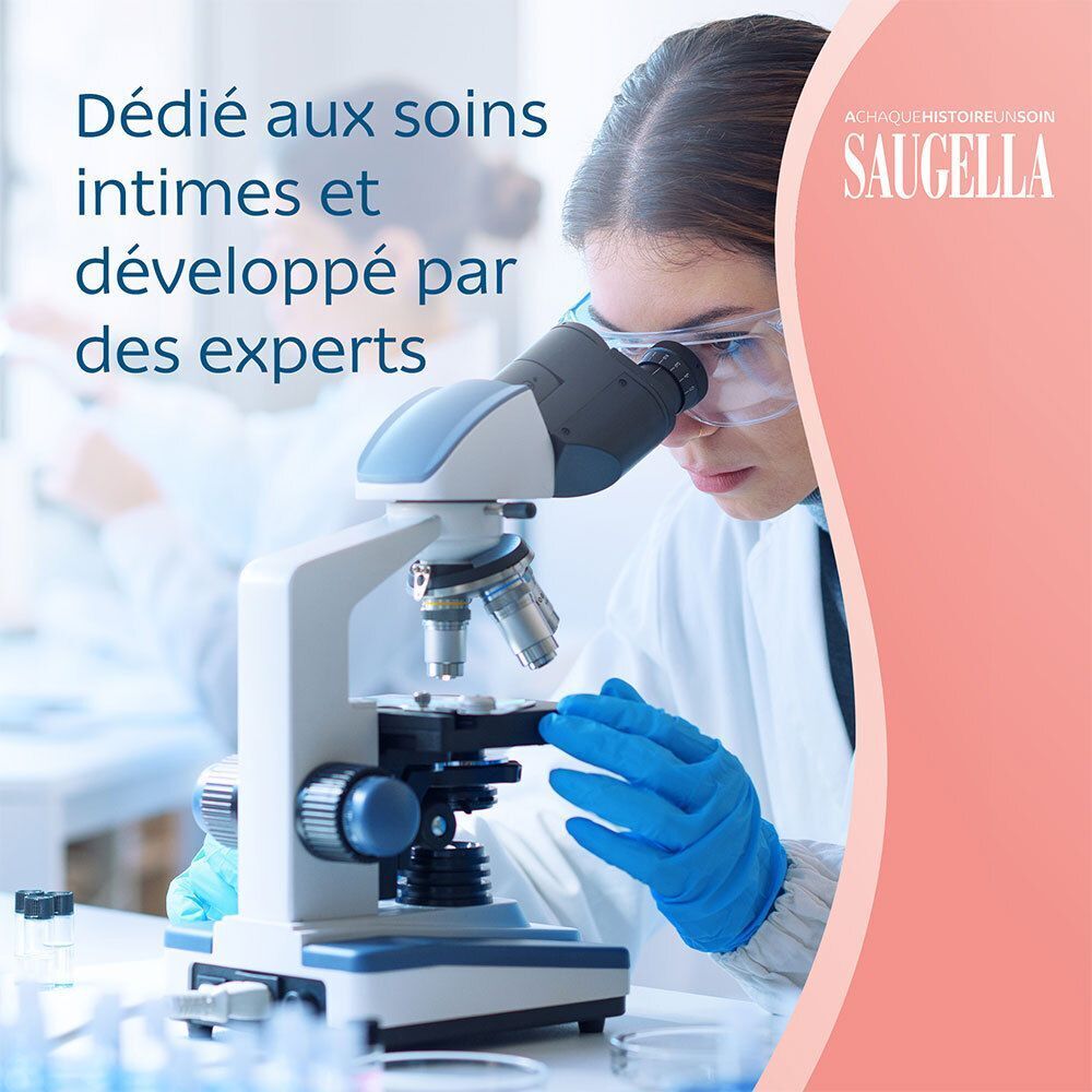 Scientifique avec microscope. Fond rose. Texte : Dédié aux soins intimes et développé par des experts.