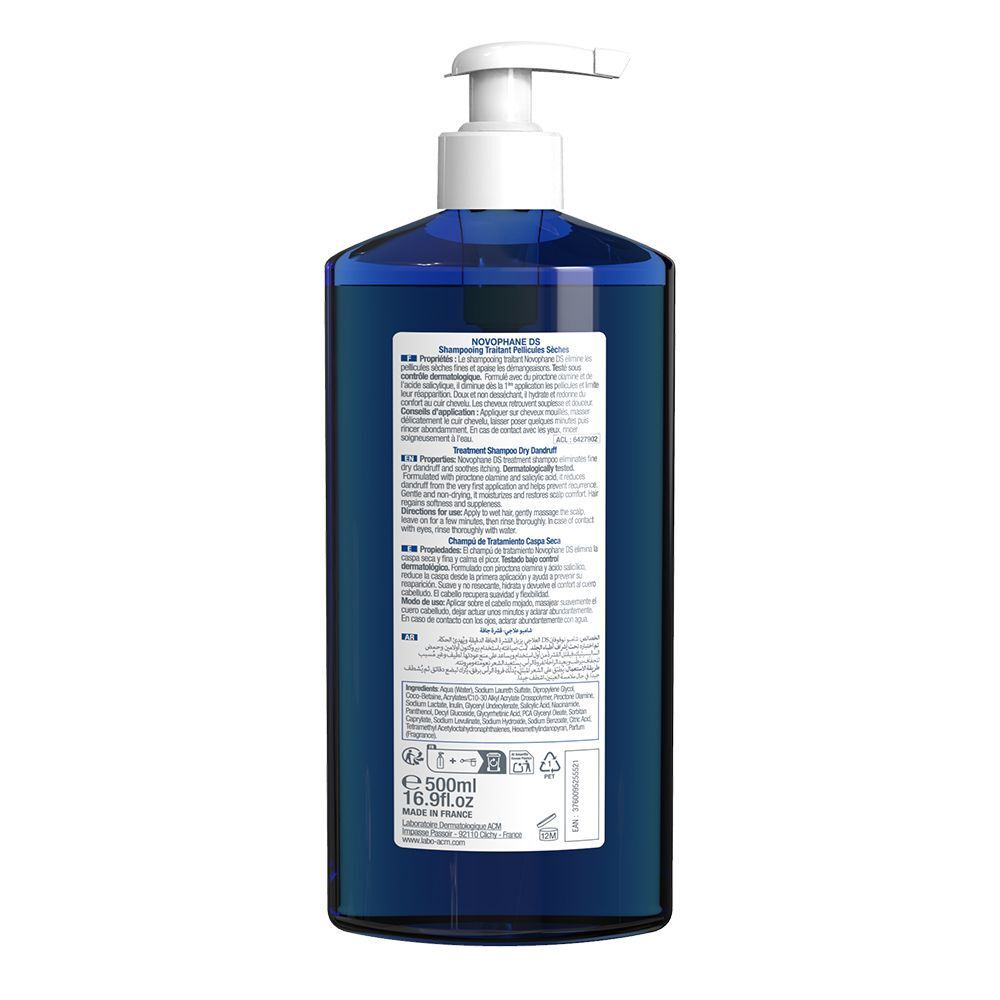 Flacon bleu avec pompe blanche. Inscription: NOVOPHANE DS, shampooing pellicules sèches. 500ml.