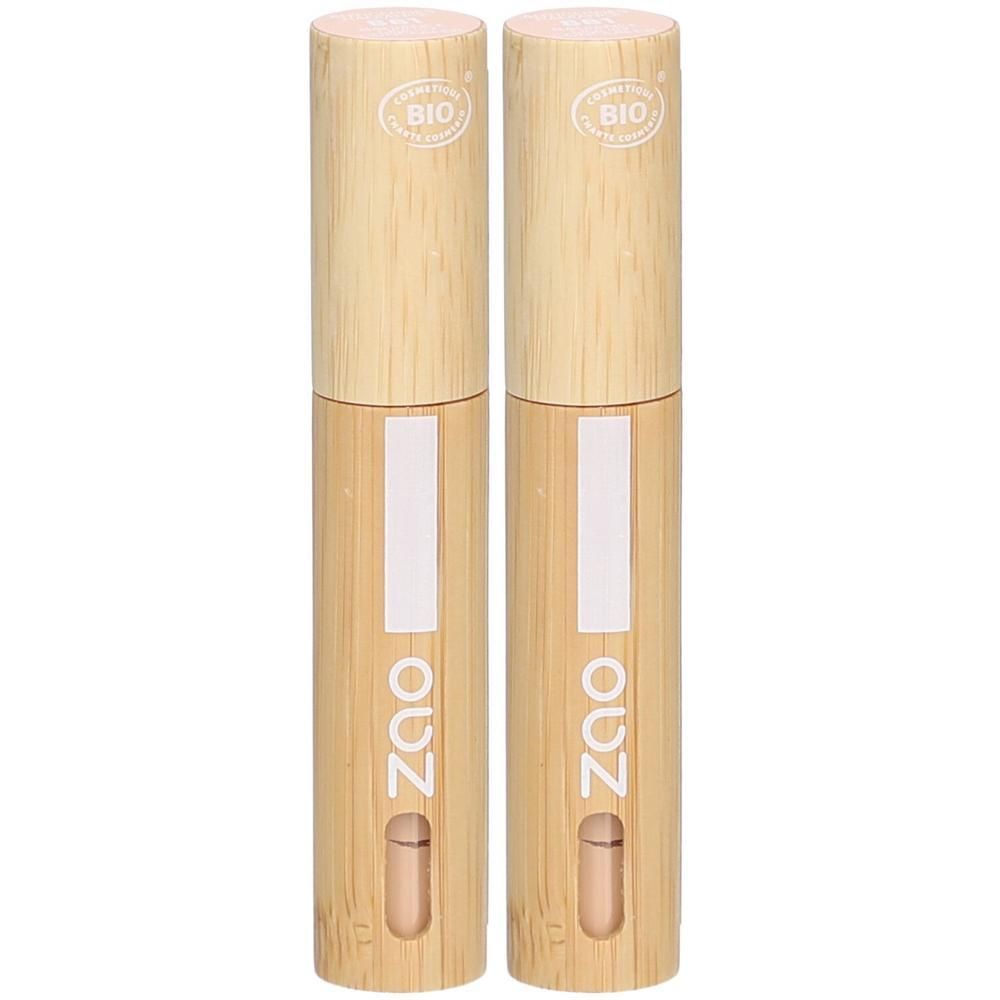 Deux anticernes en bambou. Logo BIO en haut. Inscription ZAO. Teinte claire. Forme cylindrique.