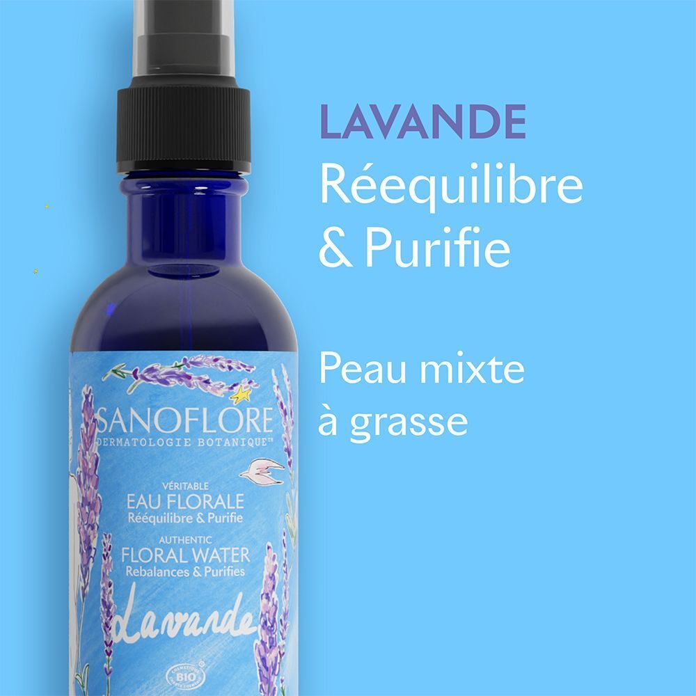Flacon bleu avec vaporisateur. Étiquette : "SANOFLORE EAU FLORALE LAVANDE".