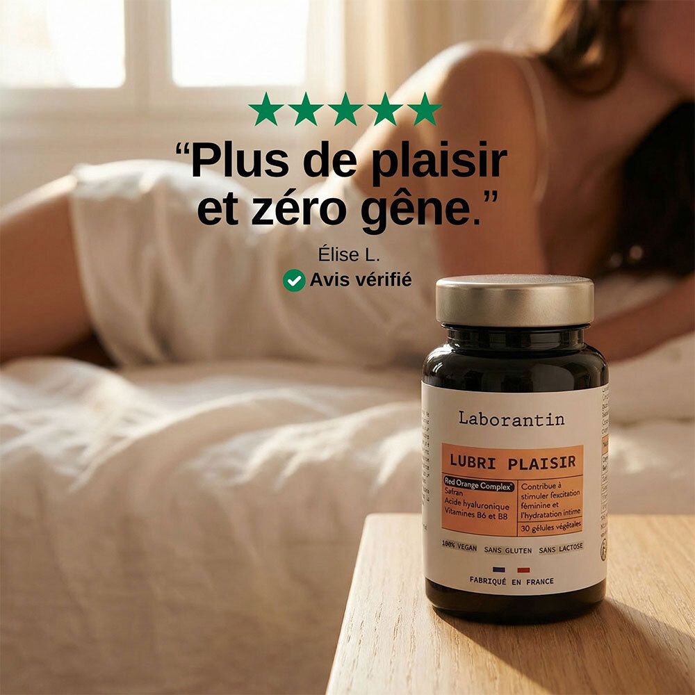 Flacon de 30 gélules sur une table de nuit, avec un avis client.