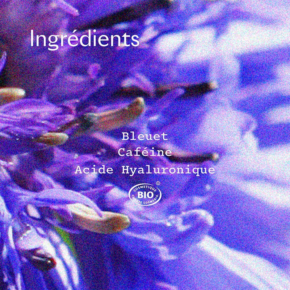 Gros plan sur des fleurs bleues avec texte: Ingrédients, Bleuet, Caféine, Acide Hyaluronique. Certification bio.