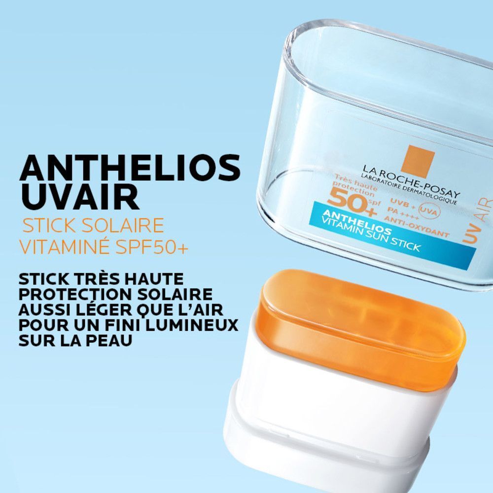 Stick solaire avec capuchon ouvert. Récipient blanc, bâton orange. Texte: Anthelios UVAIR Stick Solaire Vitaminé SPF50+.