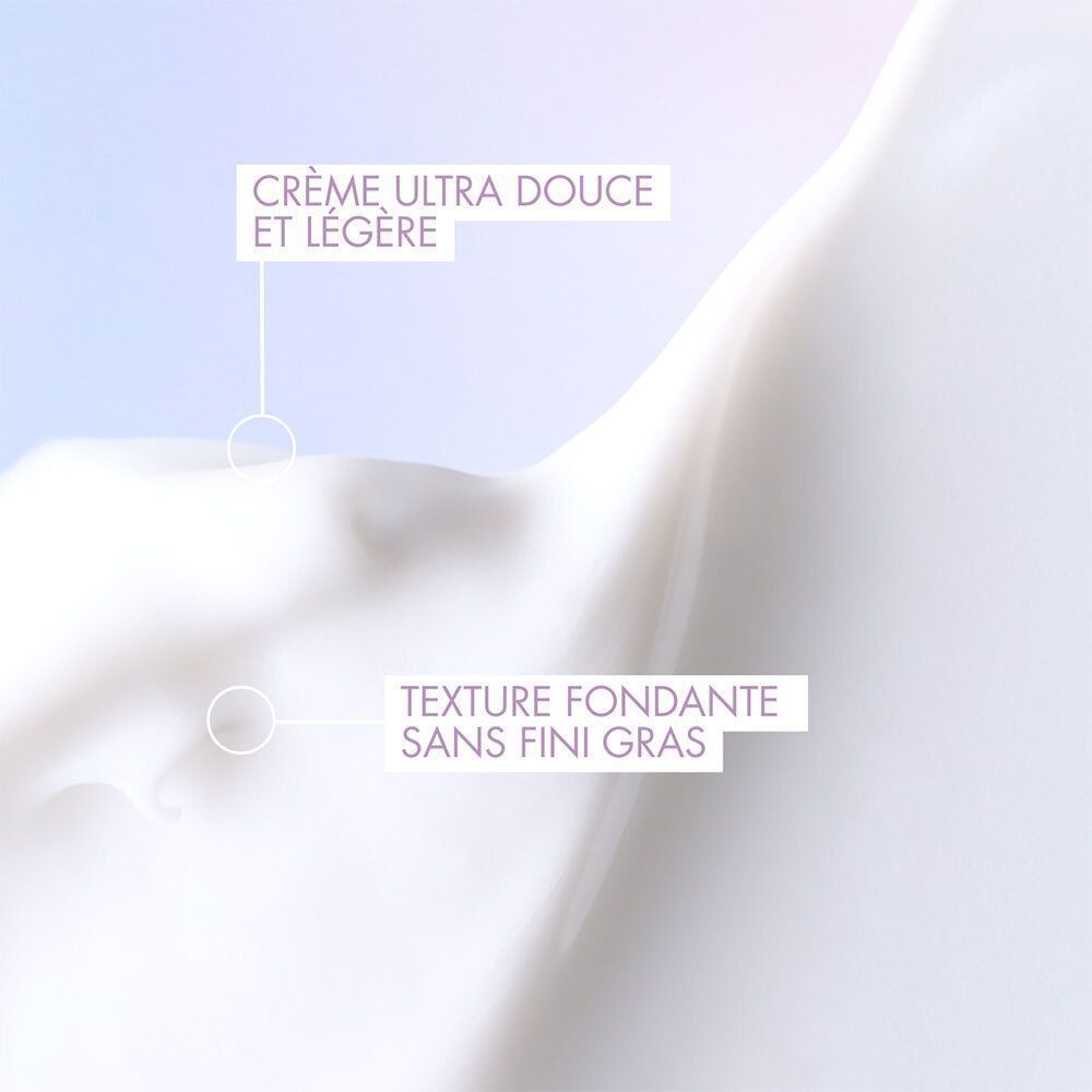 Gros plan sur de la crème. Texte: Crème ultra douce et légère. Texte: Texture fondante sans fini gras.