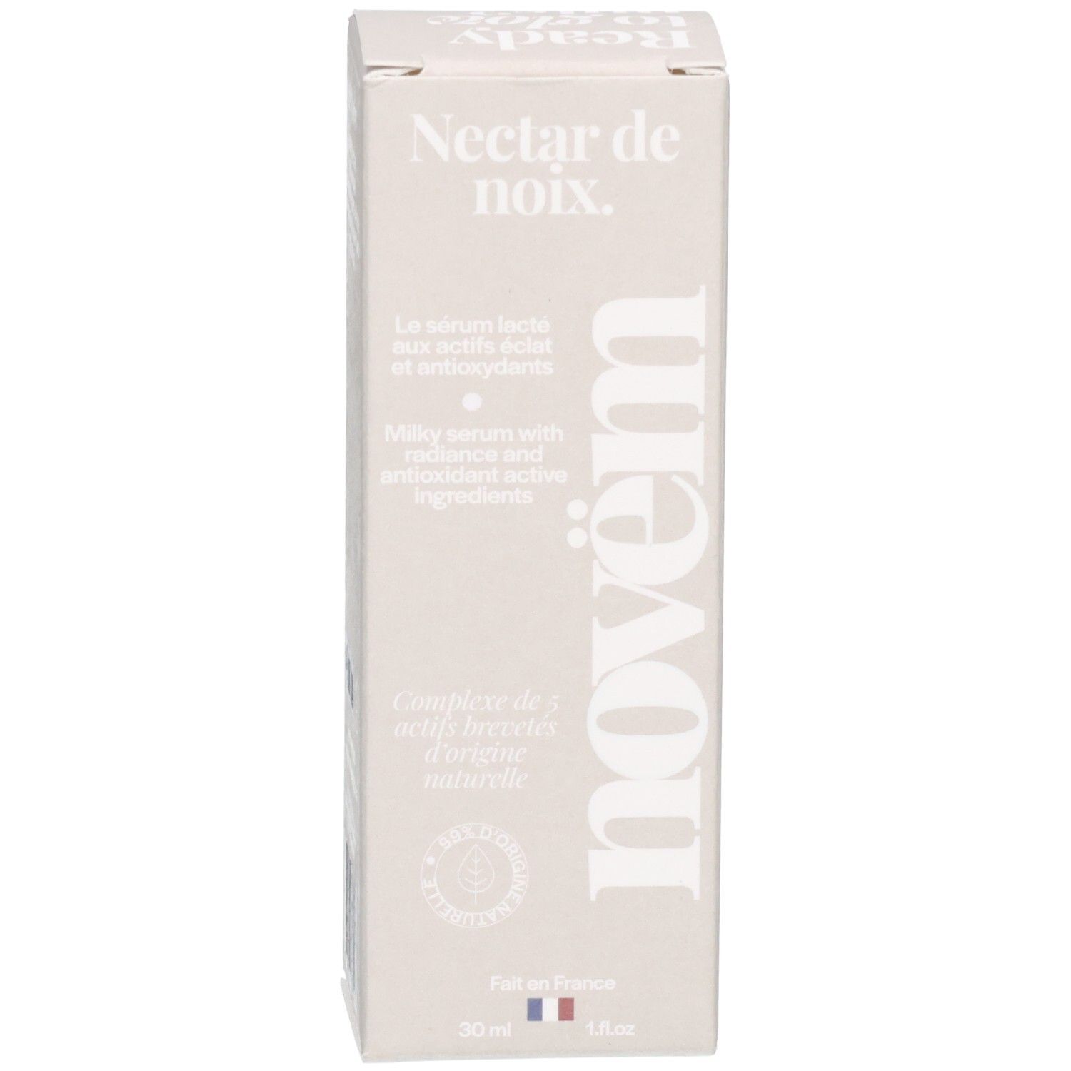 Emballage. Inscription : Nectar de noix. Milky serum with radiance and antioxidant active. Marque : novëm.