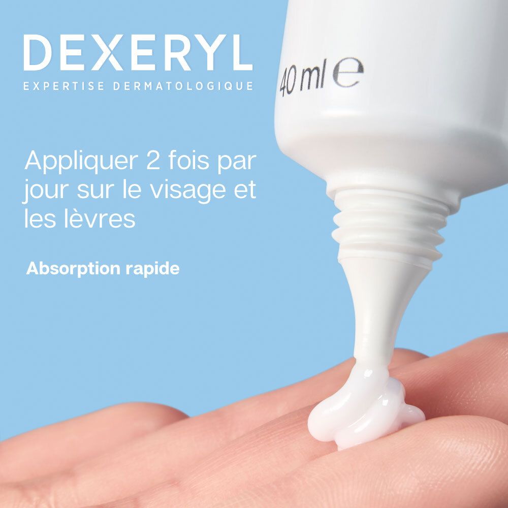 Crème DEXERYL Dexeeclear appliquée sur une main, absorption rapide.