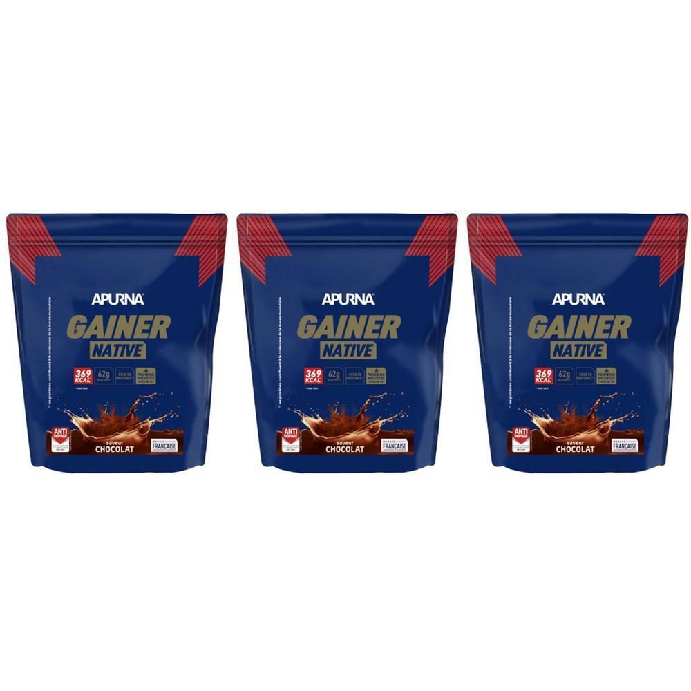 Trois sachets APURNA GAINER NATIVE. Emballage bleu avec accent rouge. Inscription : GAINER, NATIVE, goût chocolat.