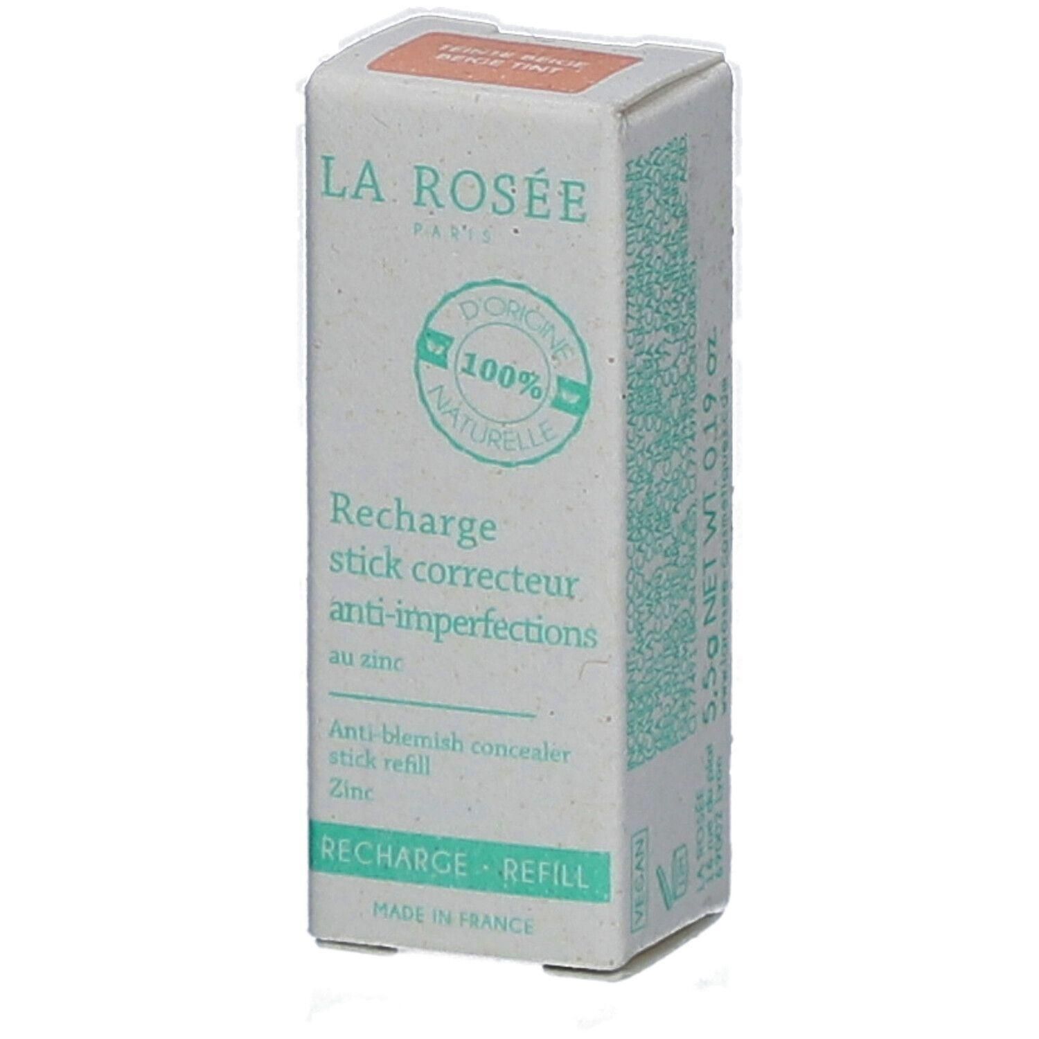Emballage en carton avec informations produit. Inscriptions: LA ROSÉE, Recharge stick correcteur anti-imperfections, 100% naturelle, Made in France.