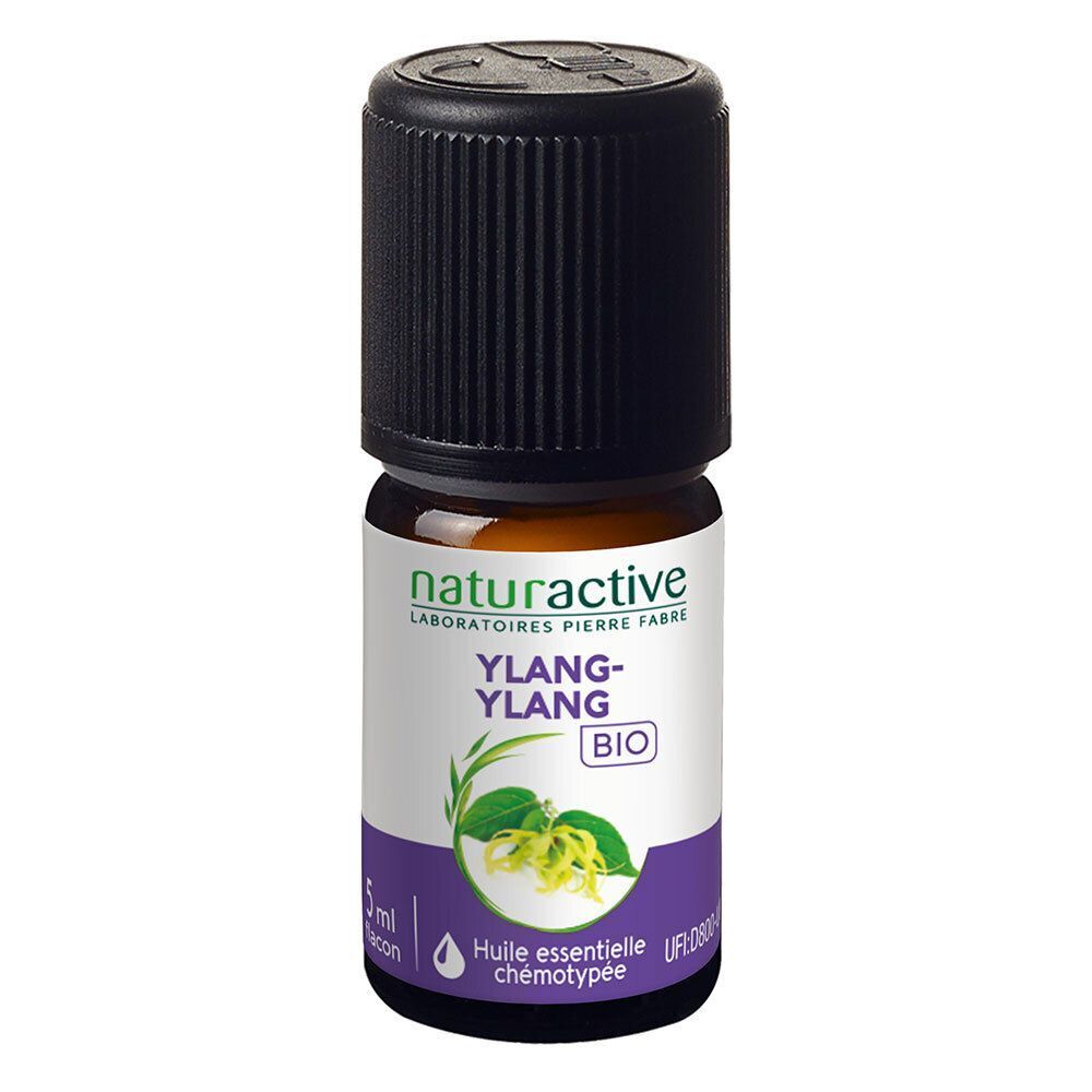 Flacon d'huile essentielle d'ylang-ylang, bouchon noir. Étiquette blanche avec texte et logo. Certification bio. 5 ml.