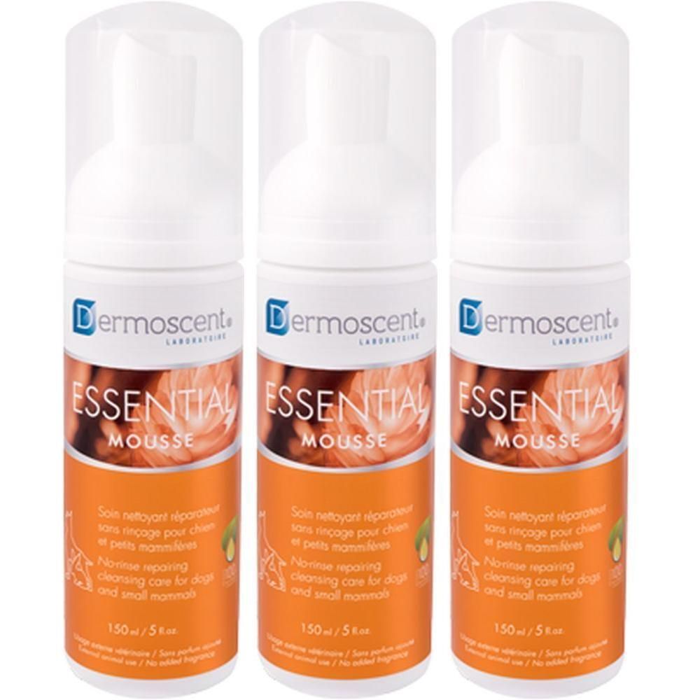 Trois flacons avec bouchon blanc et étiquette orange. Inscription: Dermoscent, ESSENTIAL MOUSSE. Pour chiens et petits mammifères.