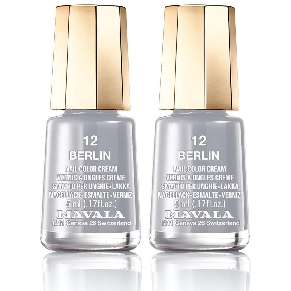 Deux flacons de vernis à ongles gris. Inscription: 12 BERLIN, MAVALA. Bouchon doré. Texte multilingue. 5 ml.