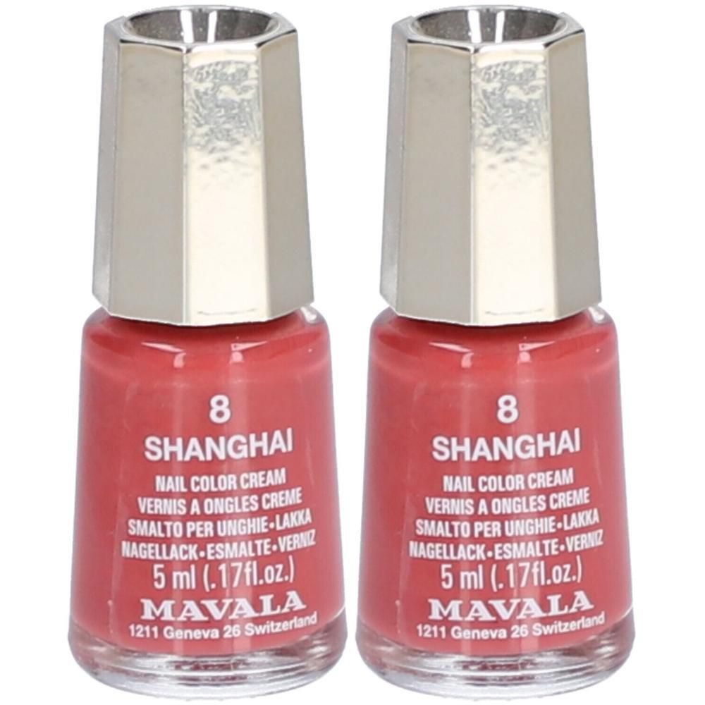 Deux flacons de vernis à ongles. Couleur 8 Shanghai. Inscription: MAVALA, 5 ml. Bouchon argenté. Liquide rouge.