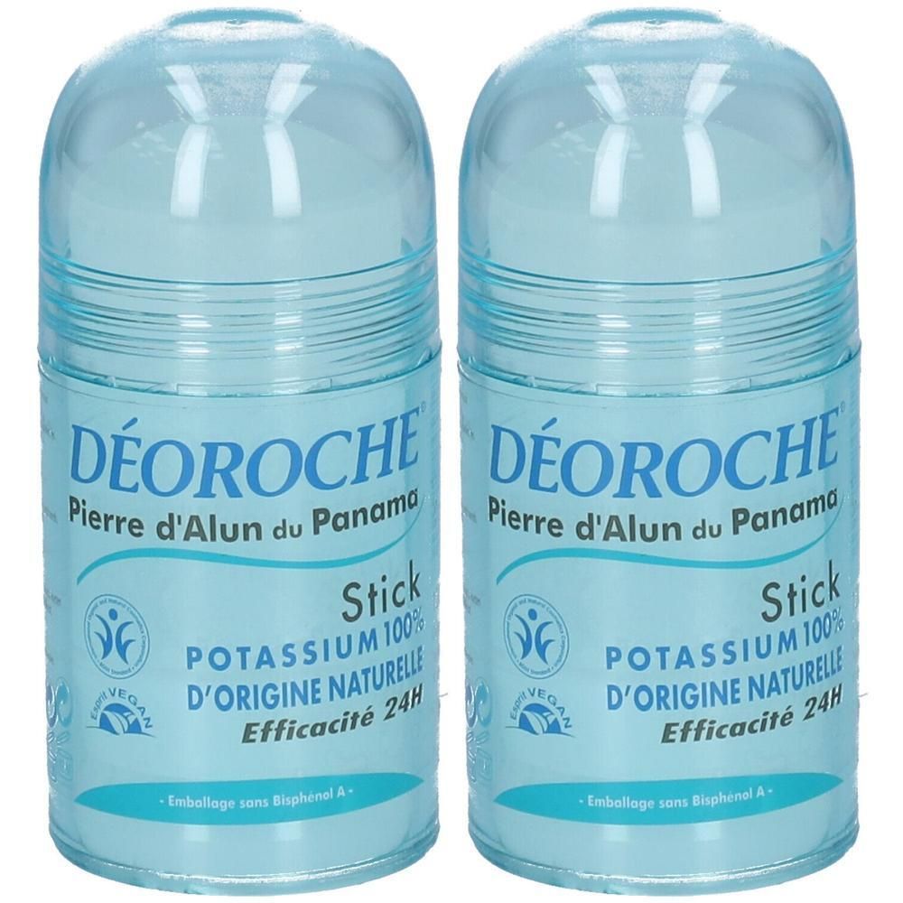 Deux sticks déodorants bleus avec couvercles transparents. Inscription: DÉOROCHE, Pierre d'Alun du Panama, Stick, Efficacité 24H.