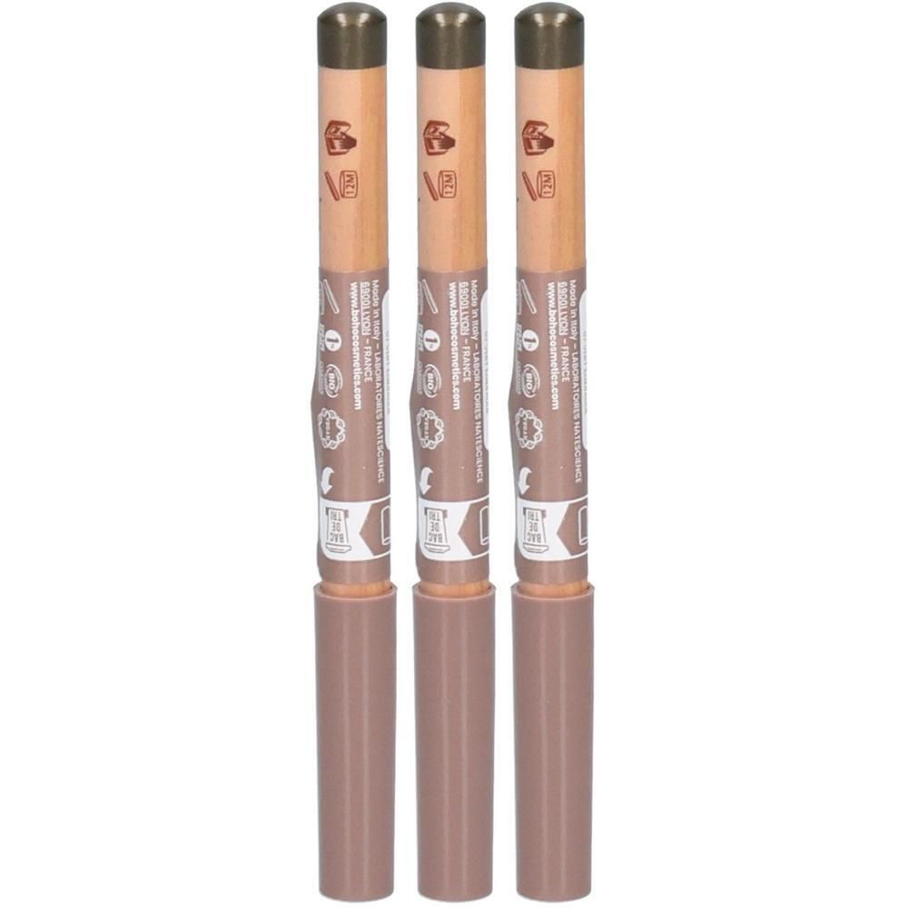 Trois crayons avec capuchons marron et corps en bois. Inscriptions sur les corps. Parties inférieures et capuchons marron.
