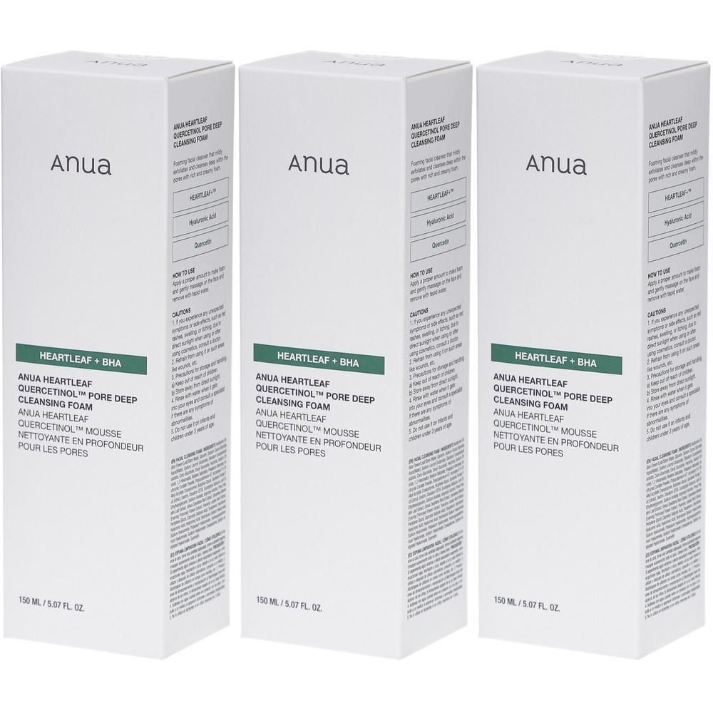 Trois boîtes blanches avec informations produit. Inscriptions: Anua, HEARTLEAF + BHA, QUERCETINOL PORE DEEP CLEANSING FOAM. Texte en anglais et français.