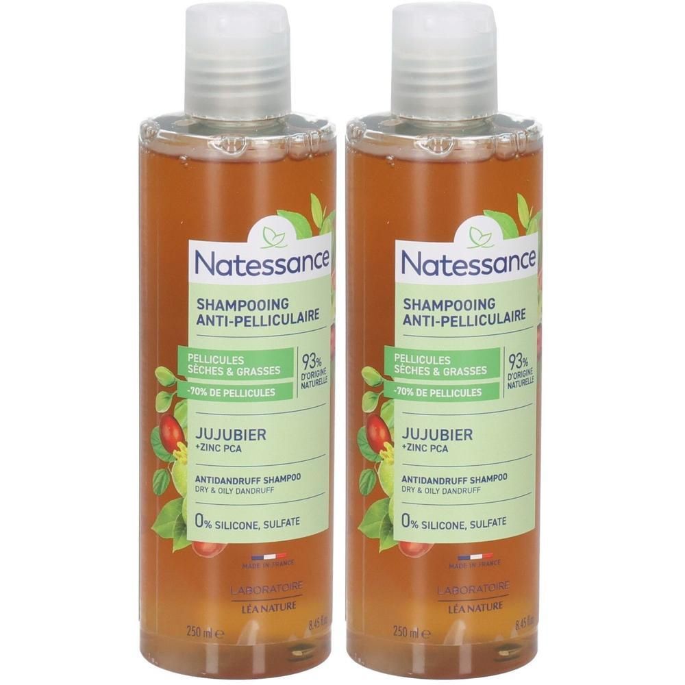 Deux flacons de shampooing. Inscription: Natessance, Shampooing antipelliculaire, Jujubier, Zinc PCA. 93% d'ingrédients naturels. Pour cheveux secs et gras.
