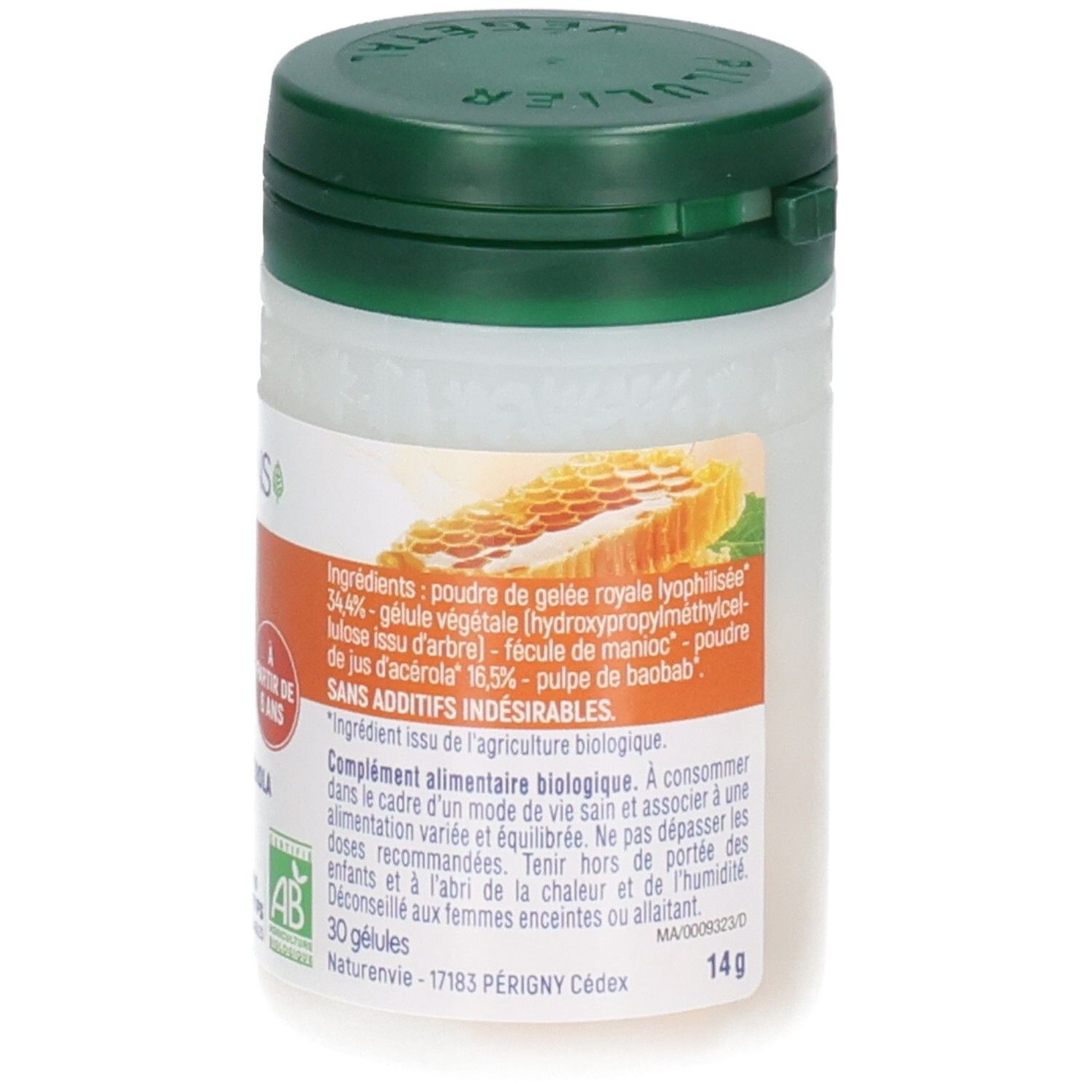 Flacon à bouchon vert, étiquette avec liste d'ingrédients, label Bio et informations fabricant.