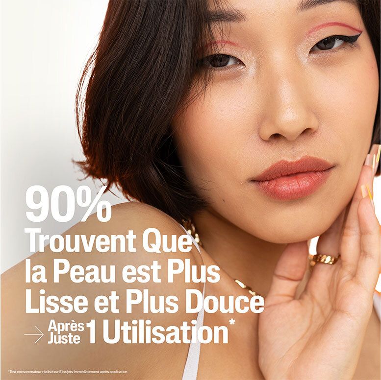 Femme avec nettoyant Cetaphil SA, 90% trouvent la peau plus lisse et douce après 1 utilisation.