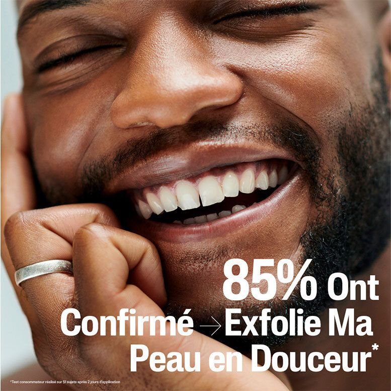 Homme avec nettoyant Cetaphil SA, 85% confirment qu'il exfolie la peau en douceur.