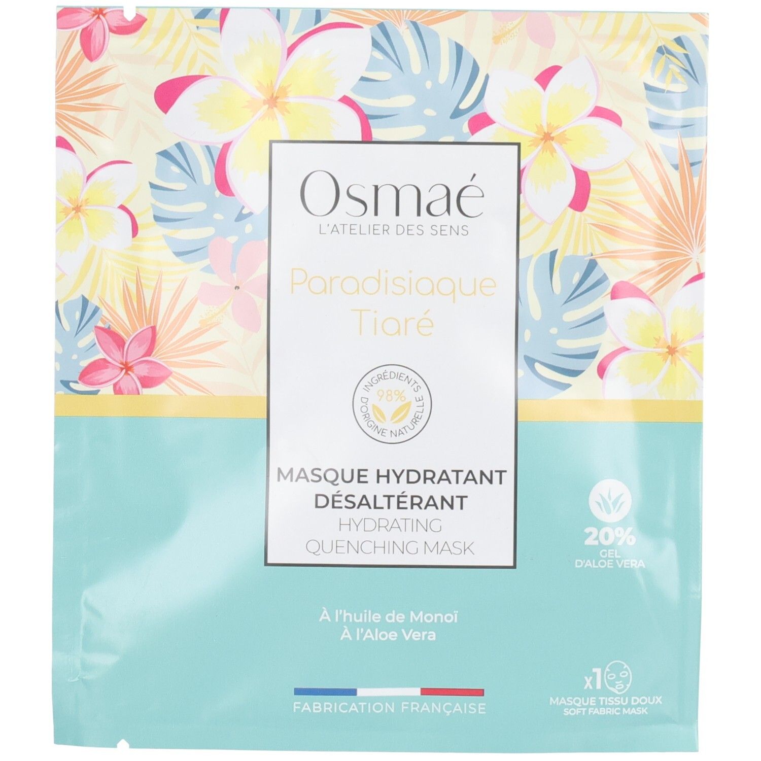 Emballage d'un masque en tissu hydratant aux motifs floraux tropicaux.