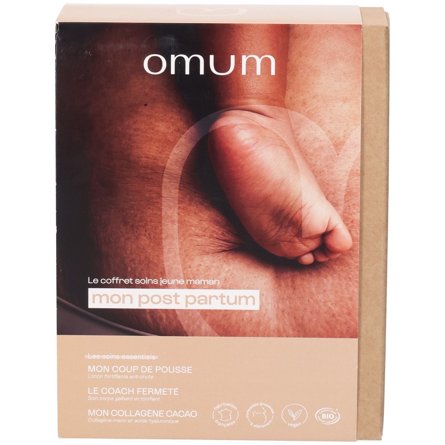 Face avant de la boîte en carton Omum Post-Partum avec image de pied de bébé et noms des produits.