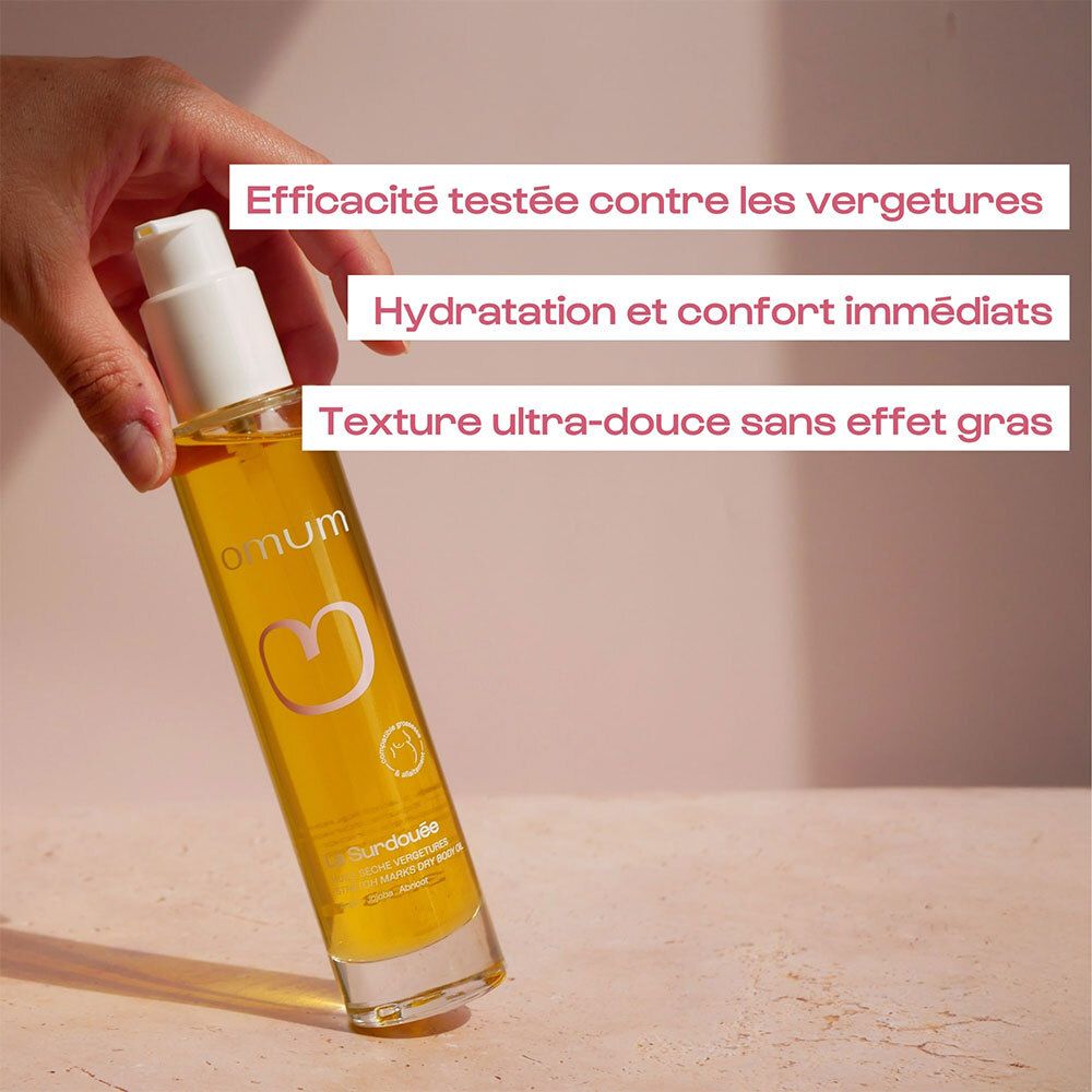 Flacon d'huile vergetures Omum avec texte soulignant efficacité, hydratation et texture.