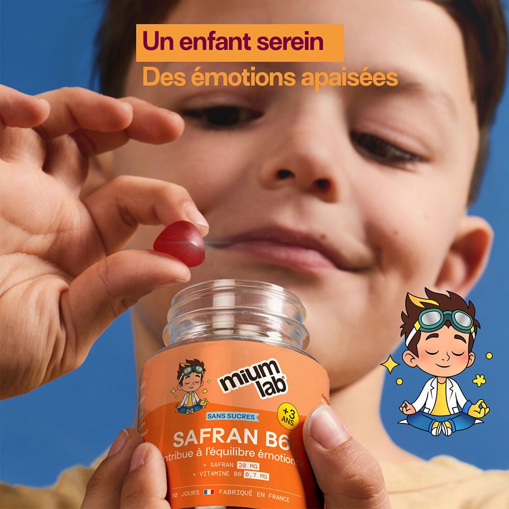 Un enfant tient une gomme Mium Lab Safran B6. Texte : Un enfant serein, des émotions apaisées.