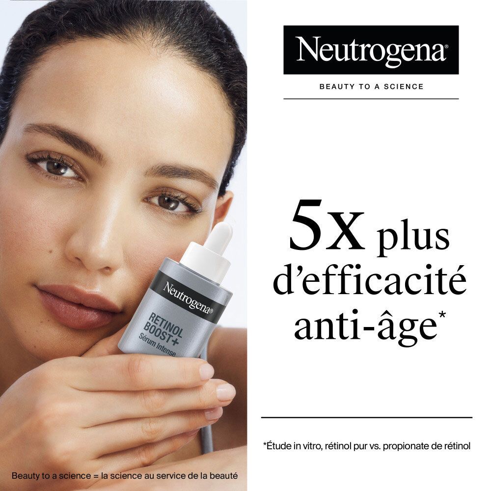 Femme tenant le sérum Neutrogena Retinol Boost+. "5x plus d'efficacité anti-âge".