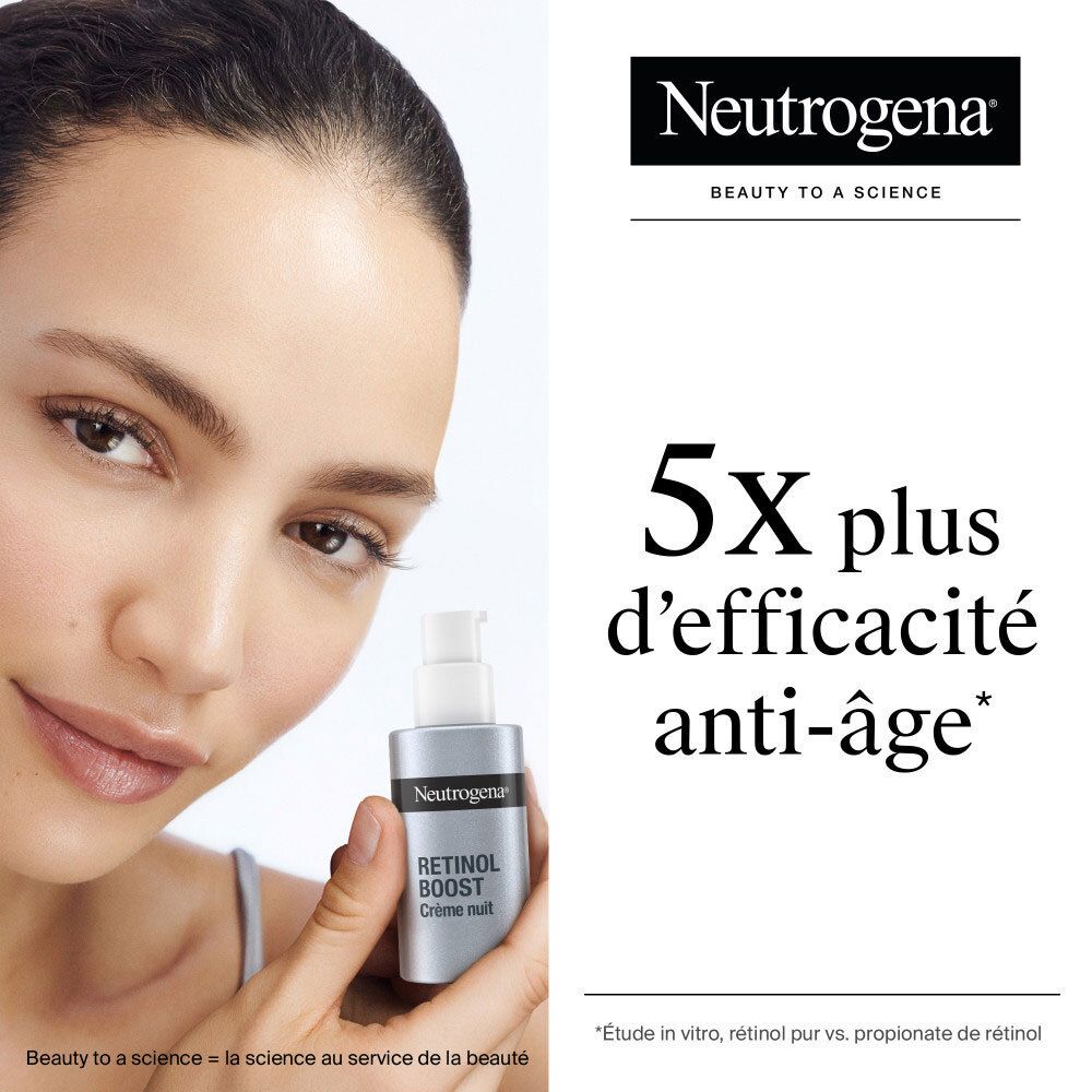 Une femme tient la crème nuit Neutrogena Retinol Boost. Texte : 5x plus d'efficacité anti-âge.