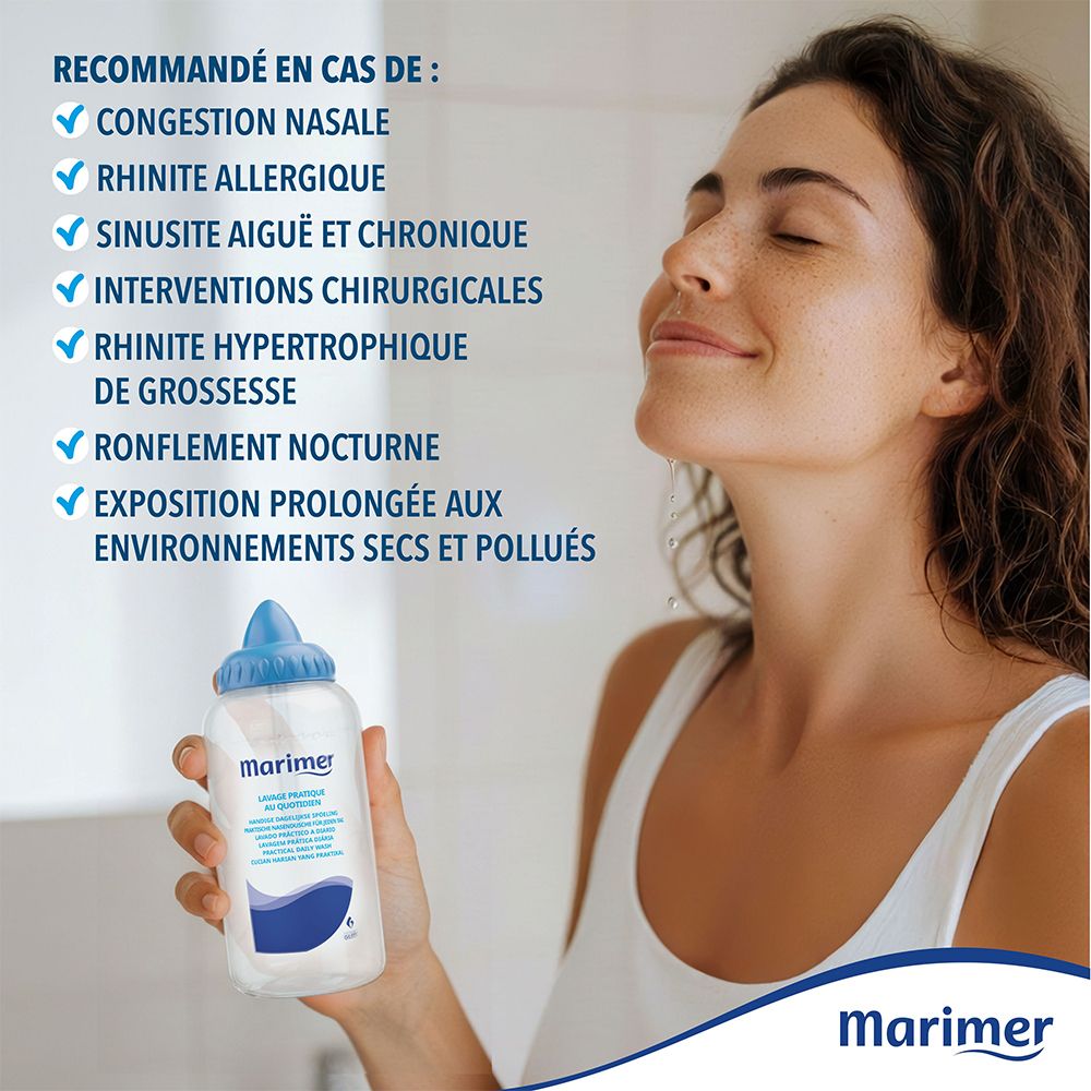 Femme tenant une bouteille Marimer pour lavage nasal, avec acide hyaluronique.