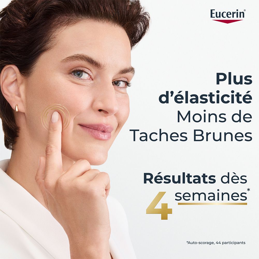 Femme avec Eucerin Hyaluron-Filler + Elasticity Soin de Nuit : Plus d'élasticité, moins de taches brunes.
