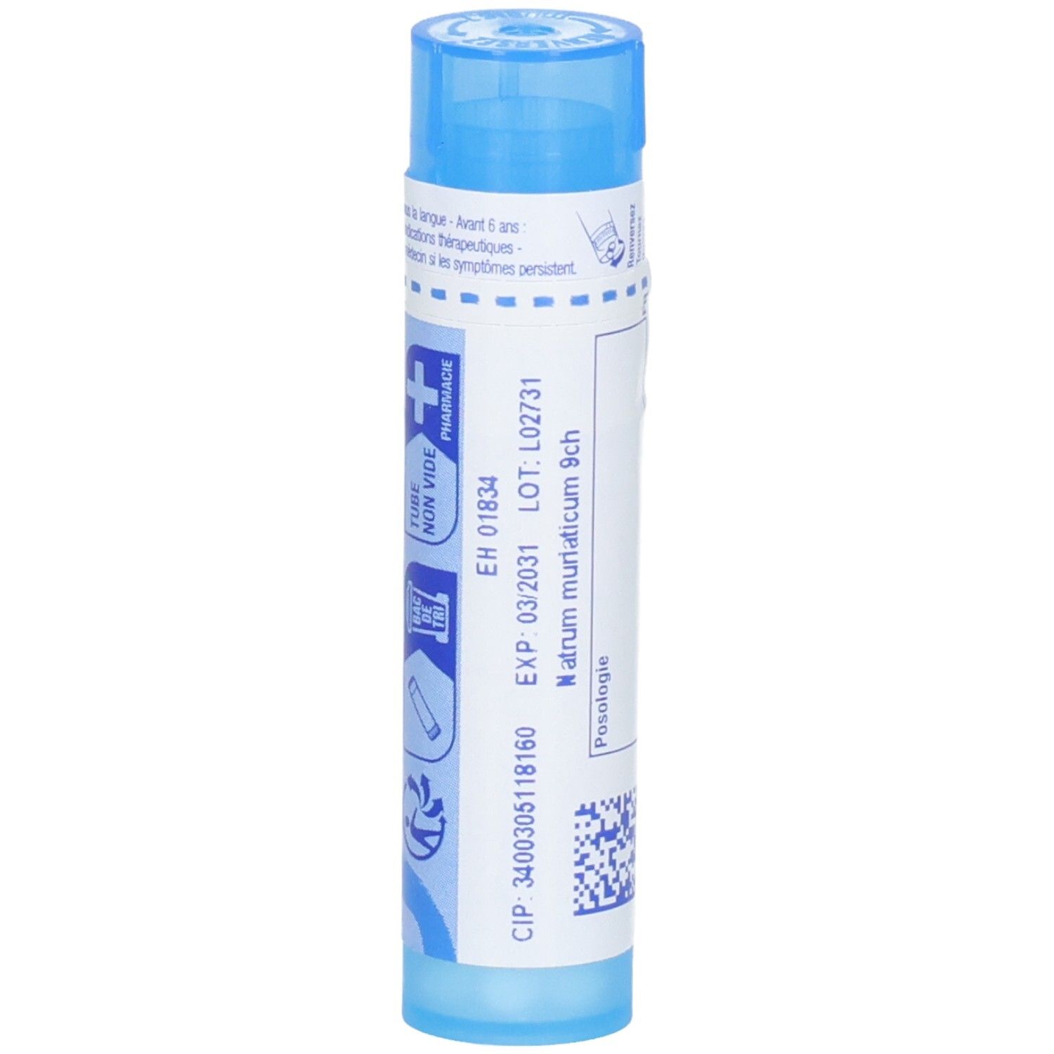 Côté d'un tube bleu avec étiquette blanche, Natrum muriaticum 9 ch, EXP: 03/2031.