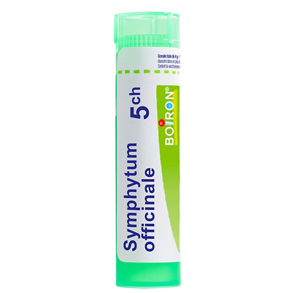 Tube de granules Boiron Symphytum officinale 5 ch. Tube vert avec étiquette blanche et inscription bleue.