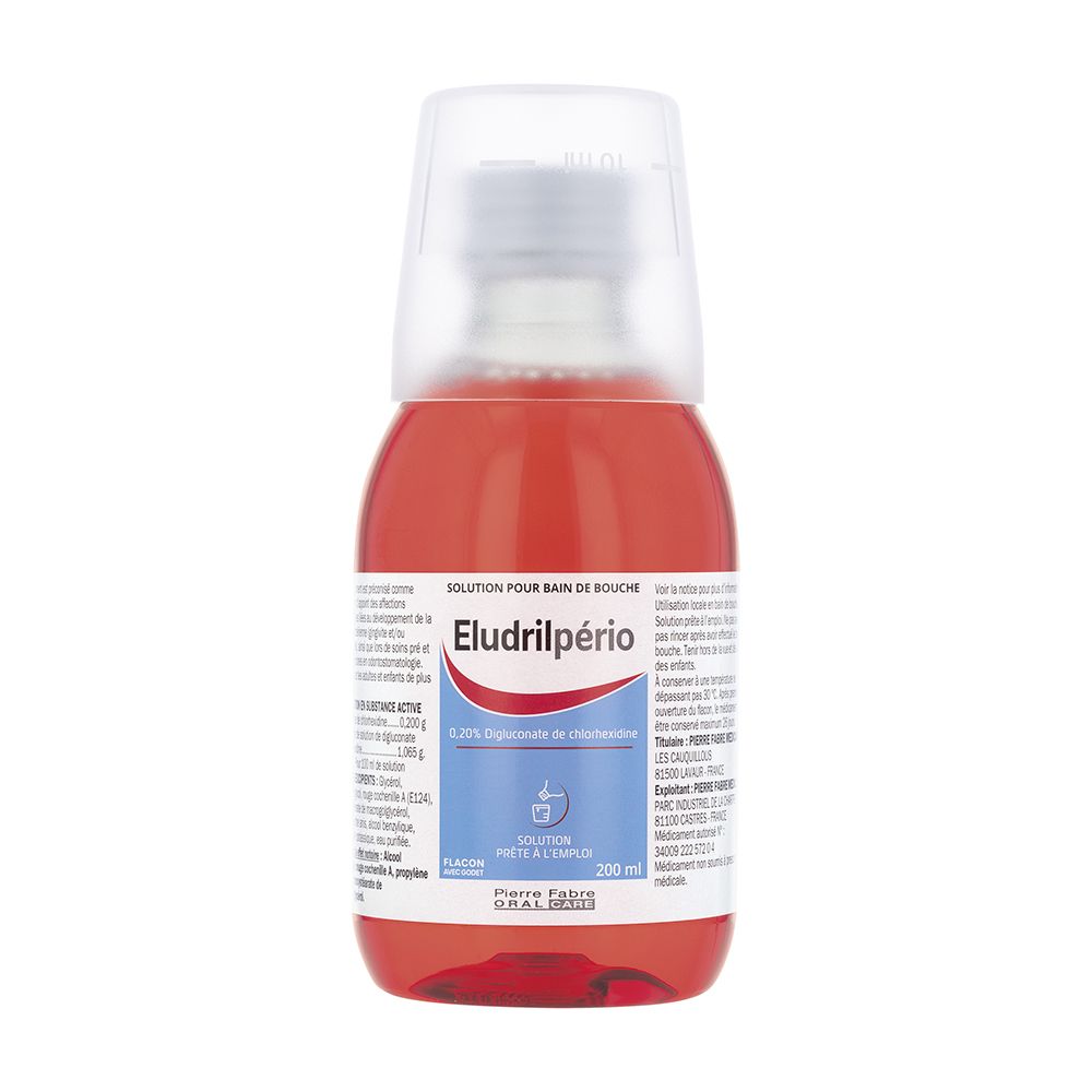 Flacon d'Eludrilpério, solution pour bain de bouche. Liquide rouge. Contient 0,2 % de digluconate de chlorhexidine. 200 ml. Pierre Fabre Oral Care.