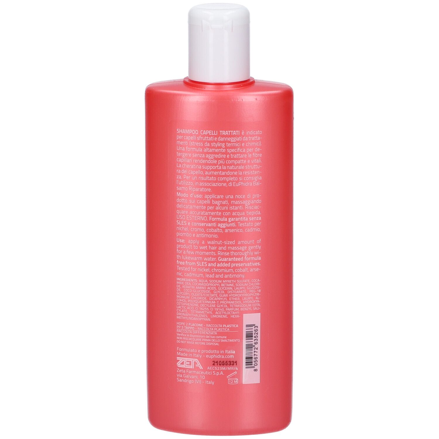 Dos du flacon de shampooing rouge. Étiquette avec texte et code-barres. Informations du fabricant.