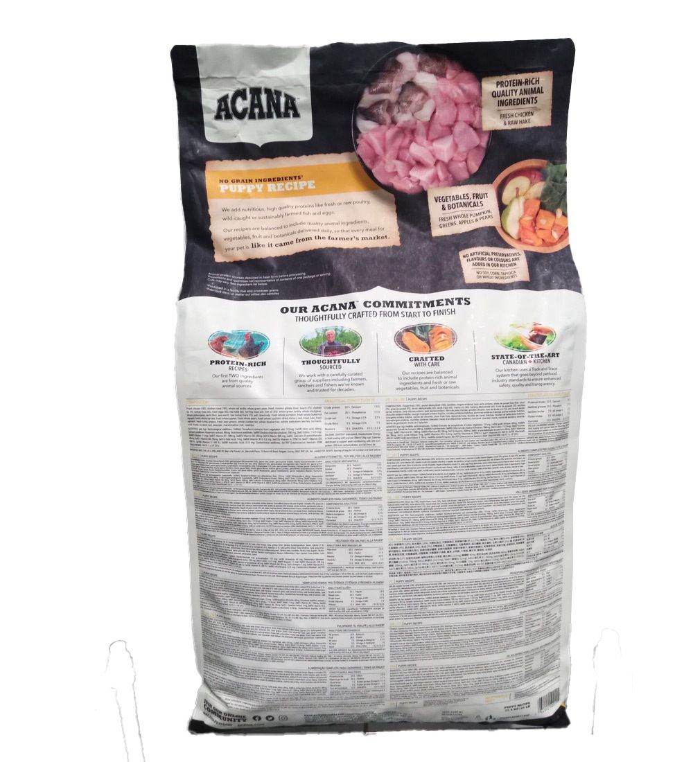 Nourriture pour chien ACANA Puppy Recipe, dos du sac avec liste des ingrédients et informations nutritionnelles.