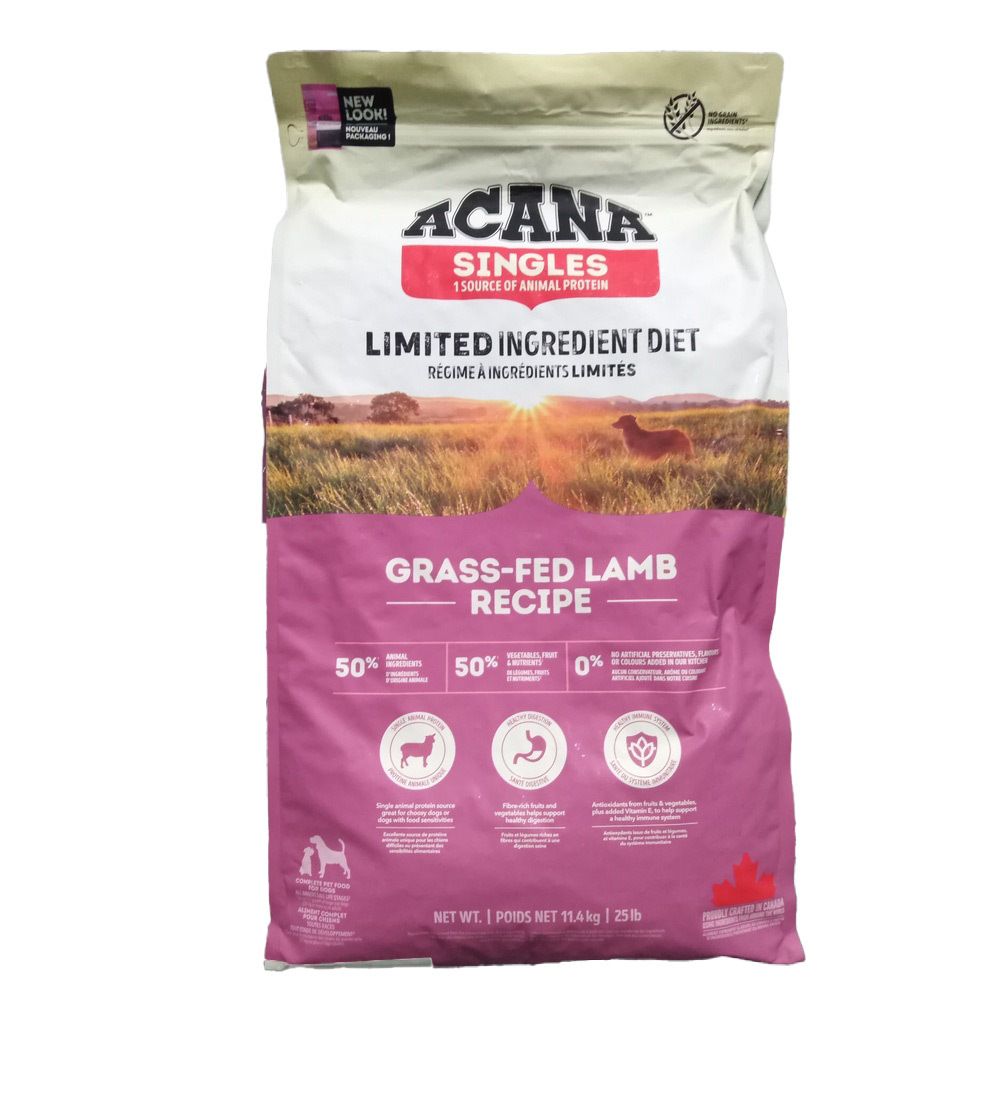 Sac ACANA Singles Grass-Fed Lamb. Emballage rose et blanc. Texte: Limited Ingredient Diet, Grass-Fed Lamb Recipe. Illustration: chien, paysage.