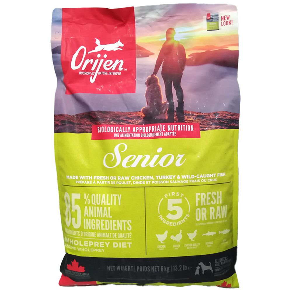 Avant d'un paquet de nourriture pour chien Orijen Senior, avec une image de paysage et la mention 6kg.