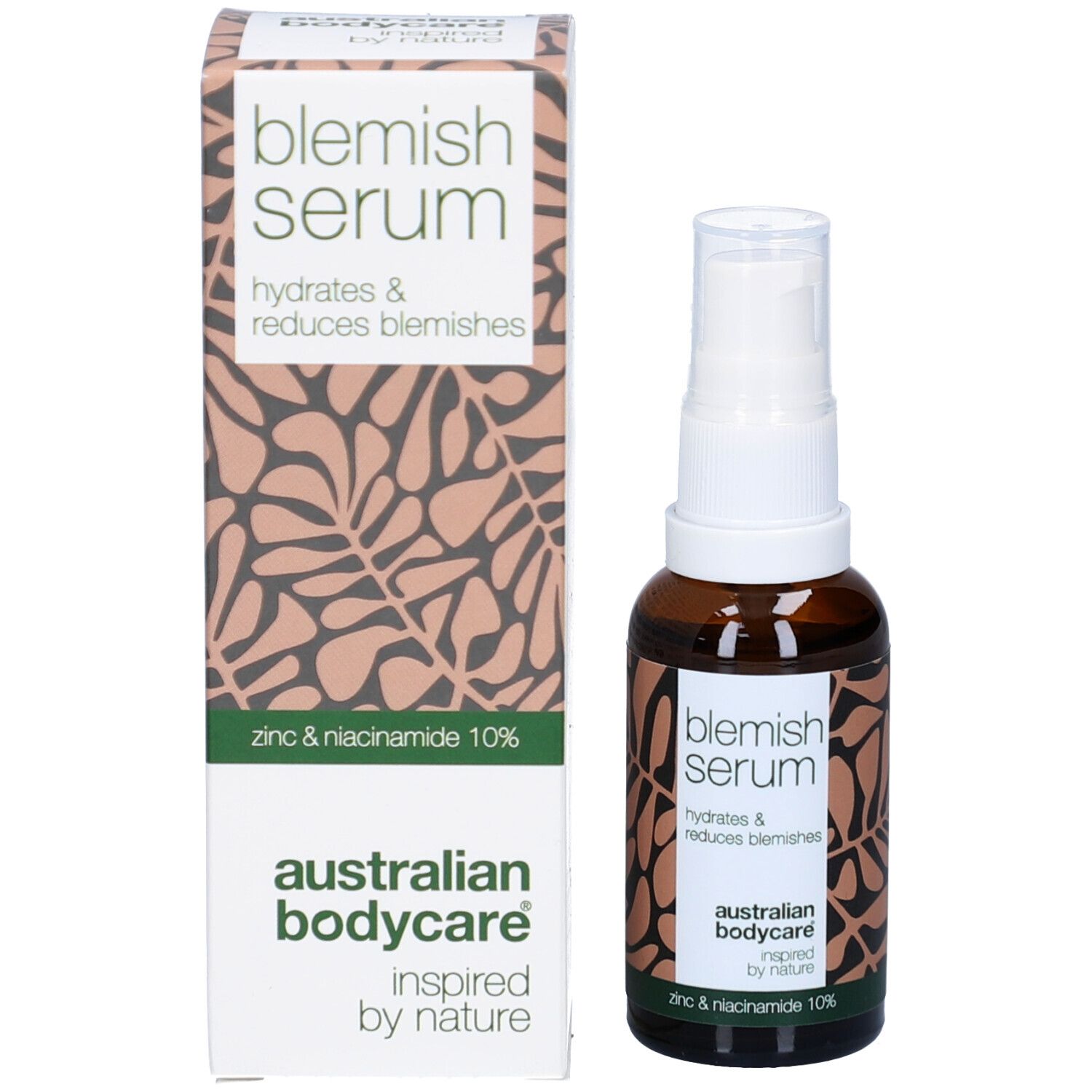 Emballage et flacon. Inscription : Blemish Serum, hydrate et réduit les imperfections. Avec texte.