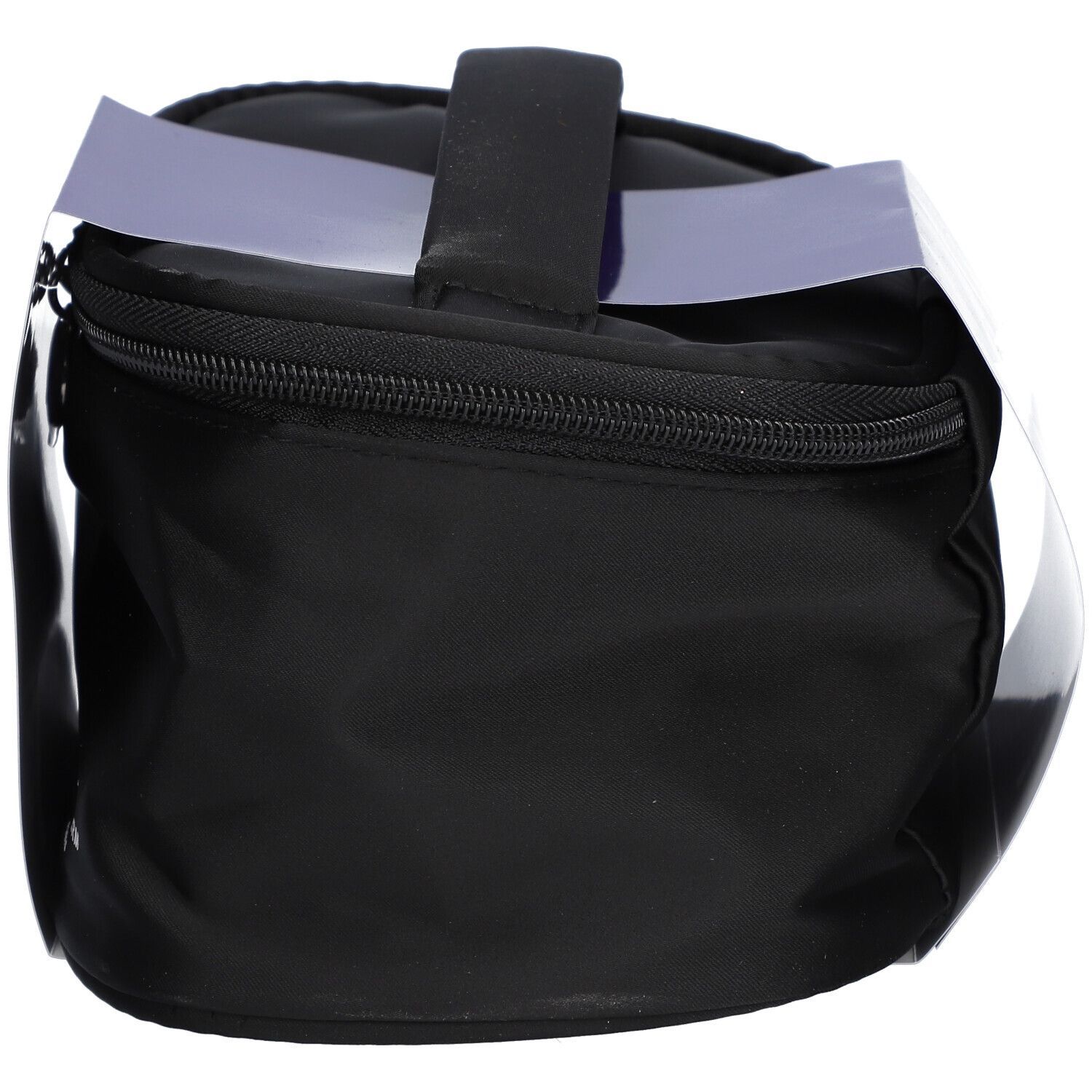 Trousse de toilette noire avec poignée et fermeture éclair. Étiquette d'informations sur le dessus.
