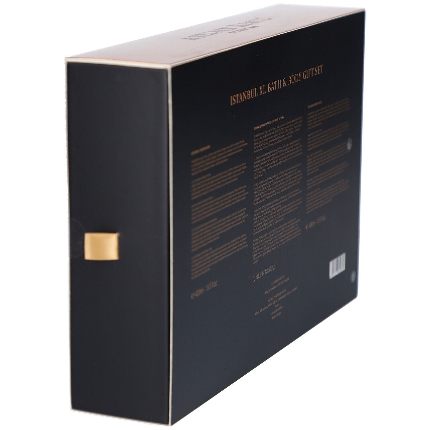 Coffret cadeau noir avec texte doré. Inscription: Istanbul XL Bath & Body Gift Set. Vue latérale.